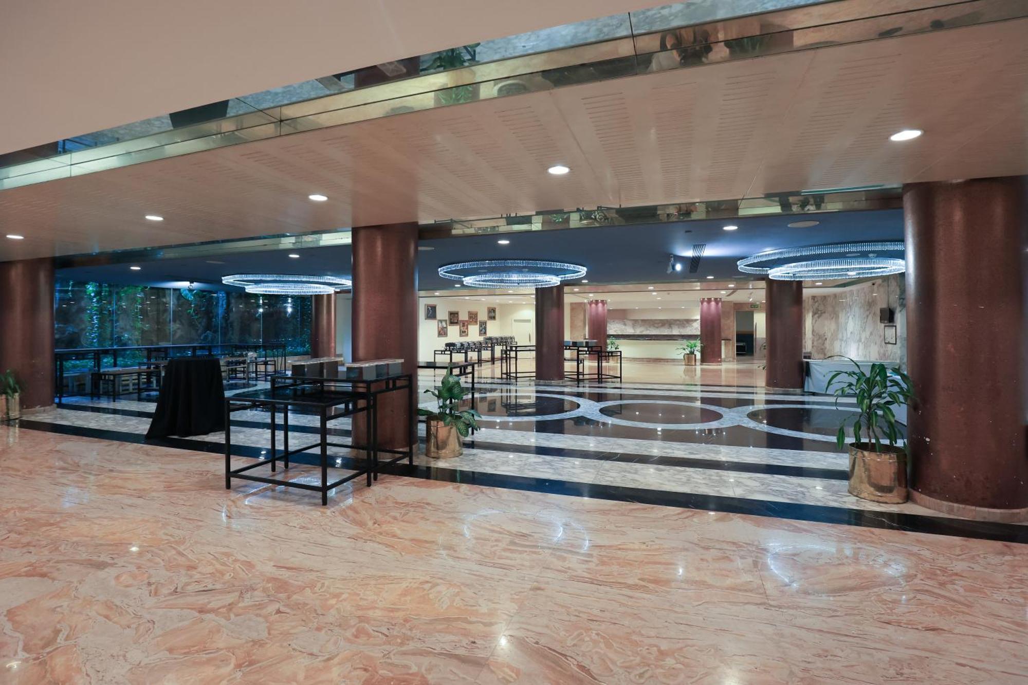 Le Royal Meridien Madrás Exterior foto