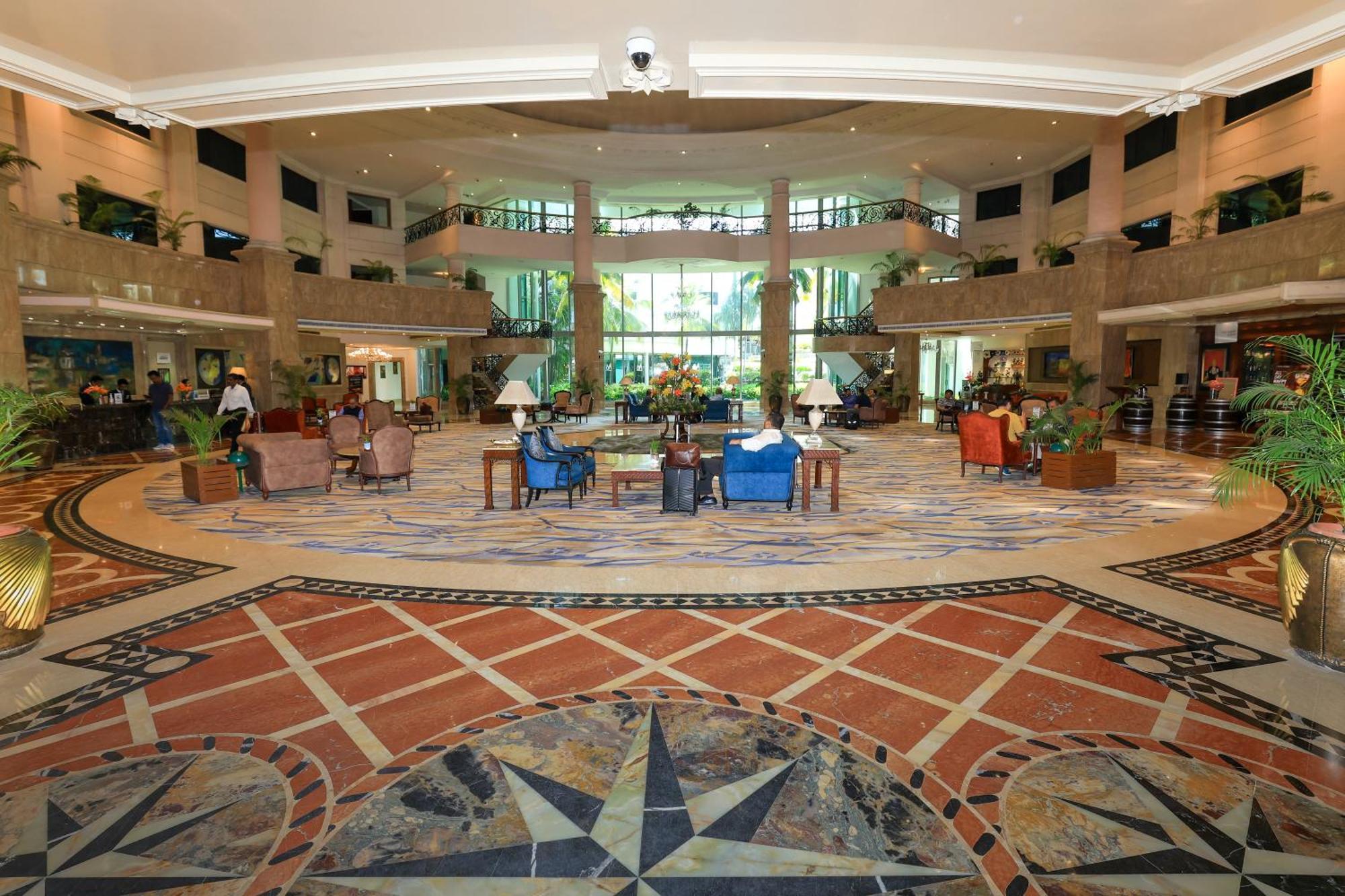 Le Royal Meridien Madrás Exterior foto